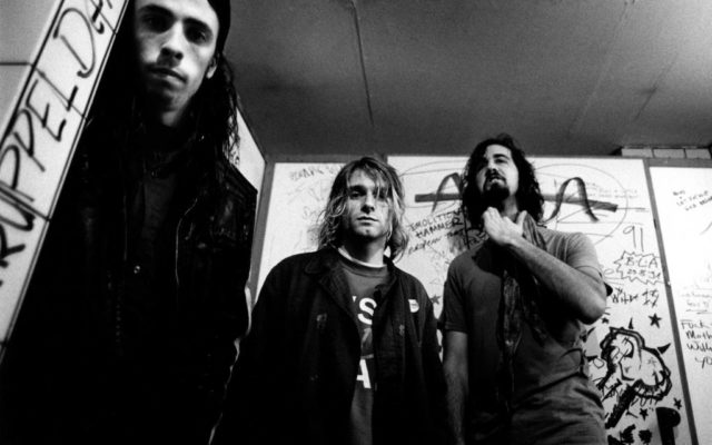 Photo of Krist NOVOSELIC and Kurt COBAIN and Dave GROHL and NIRVANA; L-R: Dave Grohl, Kurt Cobain, Krist Novoselic,